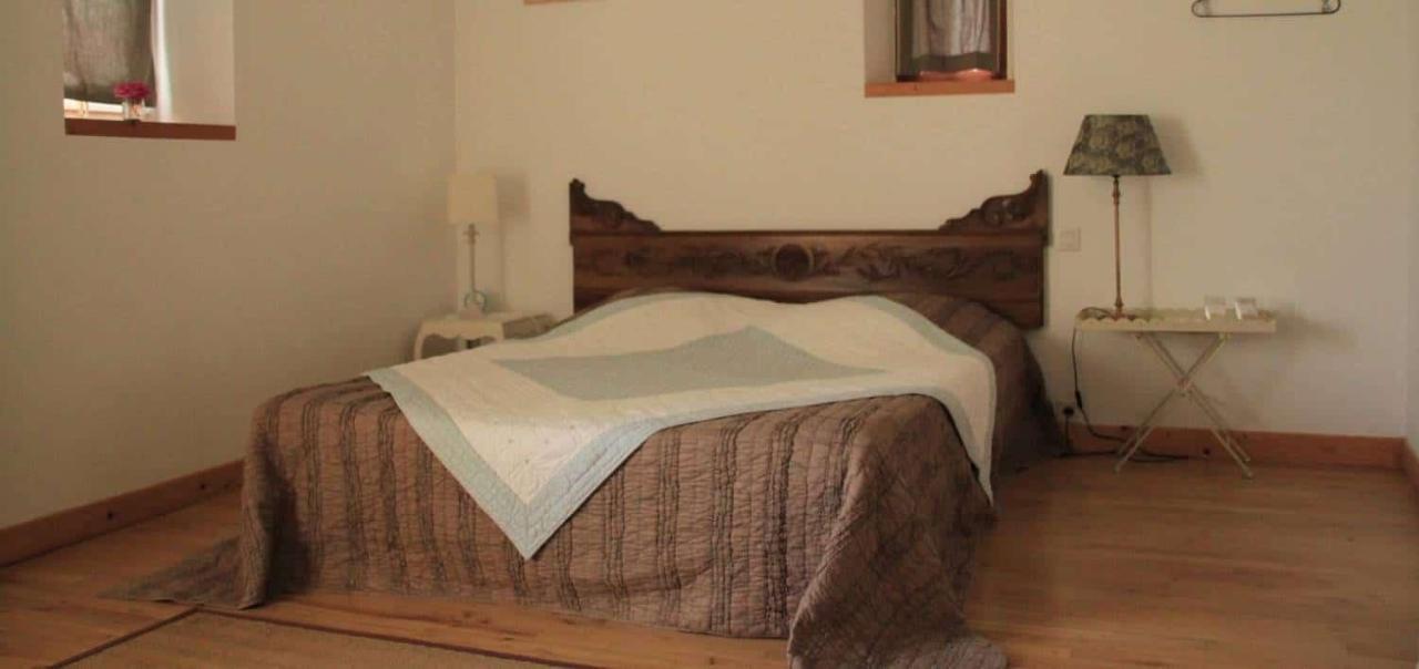 Chambres D'Hotes Le Val De La Garenne Senouillac Exterior photo