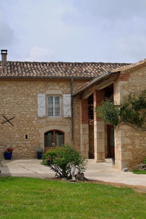 Chambres D'Hotes Le Val De La Garenne Senouillac Exterior photo